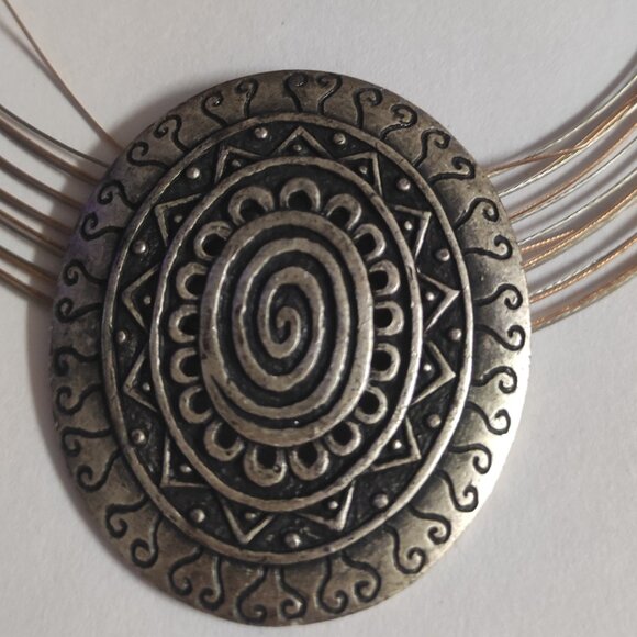 Vintage necklace with silver-tone pendant "Wiry big sun" - Picture 4 of 4